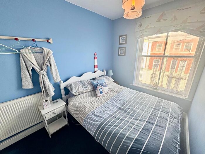 2 Bedroom Flat For Sale In Castle Road, Scarborough, YO11