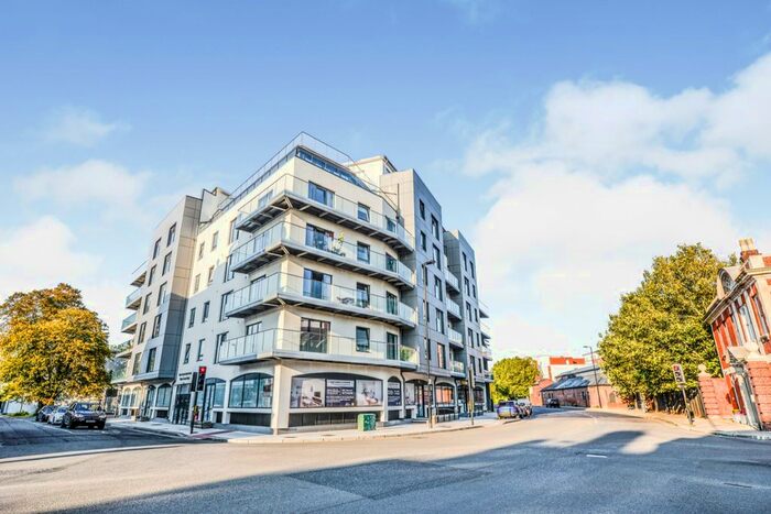 1 Bedroom Flat To Rent In Royal Crescent Apartments, Royal Crescent Road, Ocean Village, SO14