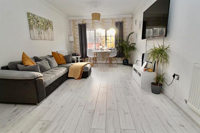 1 Bedroom Flat For Sale In Birmingham Road, Coleshill, Birmingham, B46