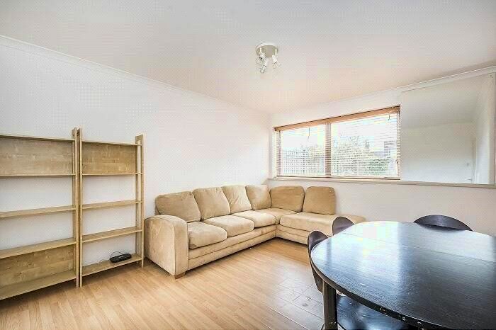 2 Bedroom Flat To Rent In Parkgate Road, Battersea Park, SW11