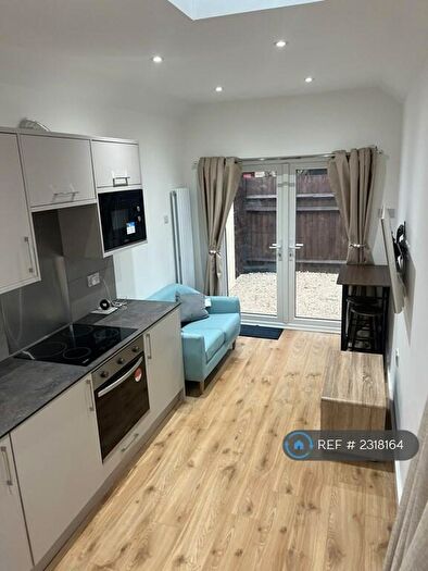 1 Bedroom Flat To Rent In New Malden, Greater London, KT3