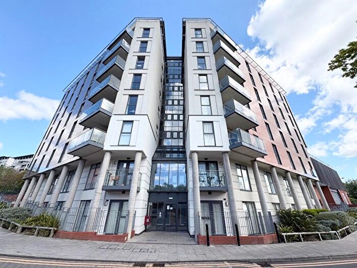 1 Bedroom Apartment To Rent In Bell Barn Road, Birmingham, B15