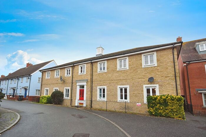 2 Bedroom Flat For Sale In Eastwood Park, Great Baddow, Chelmsford, CM2