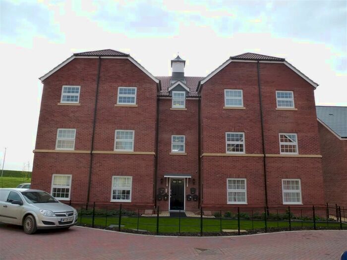 2 Bedroom Flat To Rent In Canal View, Taunton, TA2