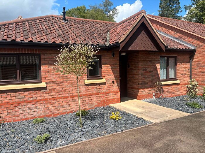 2 Bedroom Terraced Bungalow For Sale In Honeywell Close, Oadby, LE2