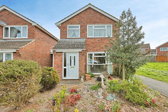 3 Bedroom Detached House For Sale In Woodyard Close, Mulbarton, Norwich, Norfolk, NR14