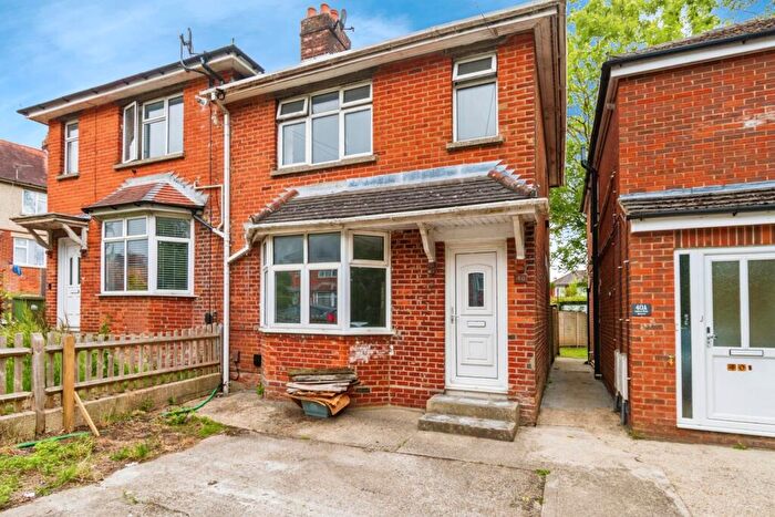 3 Bedroom Semi-Detached House For Sale In Lobelia Road, Southampton, Hampshire, SO16