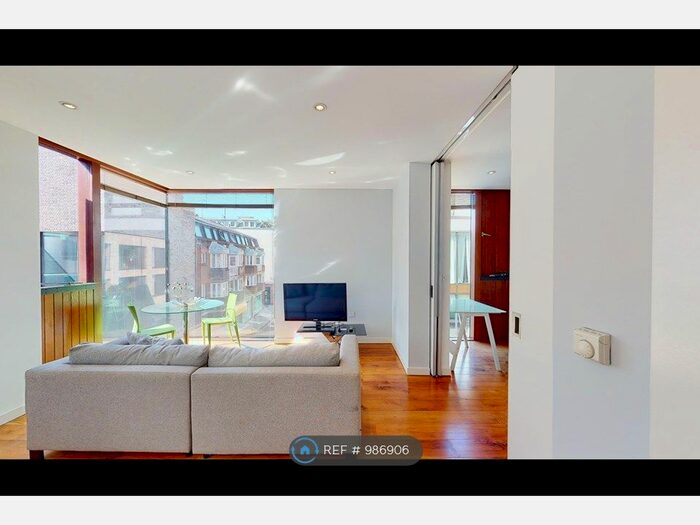 3 Bedroom Flat To Rent In Peter Street, London, W1F