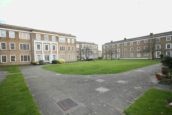 2 Bedroom Flat To Rent In Vanbrugh Park, Blackheath, SE3