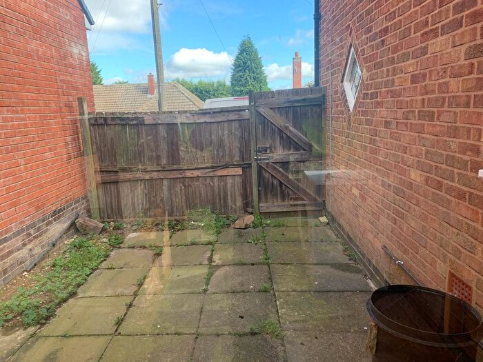 3 Bedroom Semi-Detached House To Rent In Chorley Wood Road, Leicester, LE5