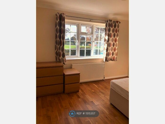 1 Bedroom Flat To Rent In Bostock Avenue, Horsham, RH12