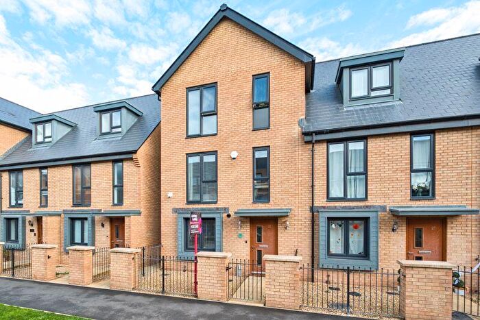 4 Bedroom End Of Terrace House For Sale In Cowleaze Path, Mead Fields - Large / Bed Town House, BS29