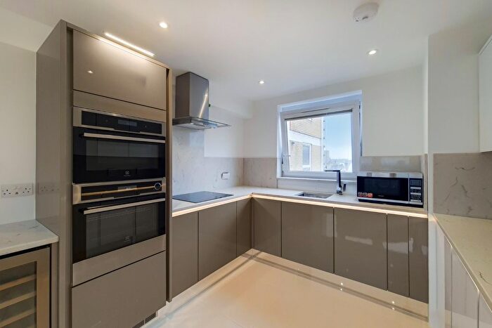 2 Bedroom Flat To Rent In Thornham Street, Greenwich, London, SE10