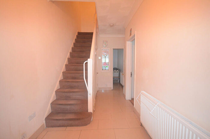 3 Bedroom Terraced House To Rent In Malvern Drive, IG3