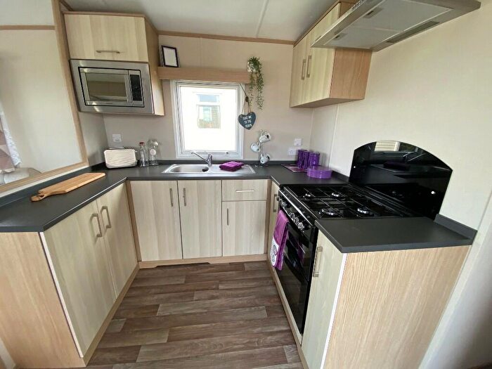 2 Bedroom Caravan For Sale In Wood Park, SA70