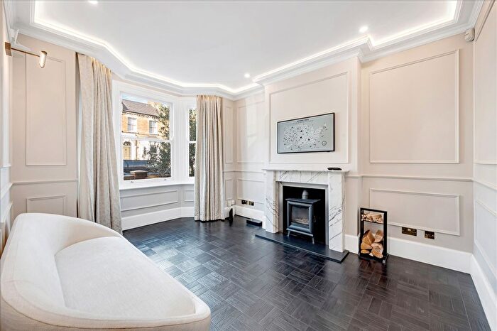 1 Bedroom Flat To Rent In Greenside Road, London, W12