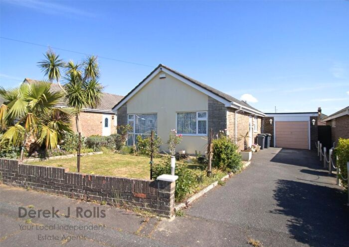 3 Bedroom Bungalow For Sale In Montrose Drive, Bournemouth, Dorset, BH10