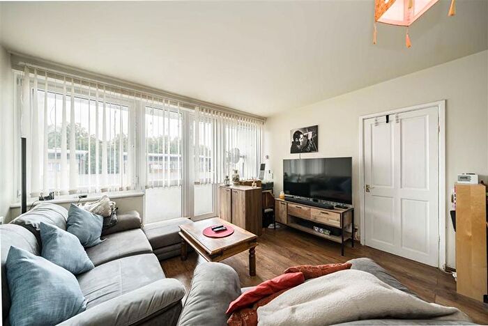 2 Bedroom Flat For Sale In Thornham Street, Greenwich, SE10