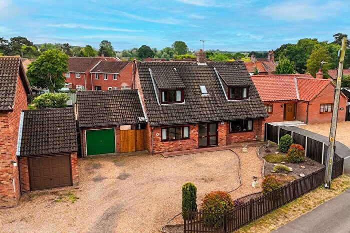 3 Bedroom Detached House For Sale In The Street, Earsham, Bungay, NR35