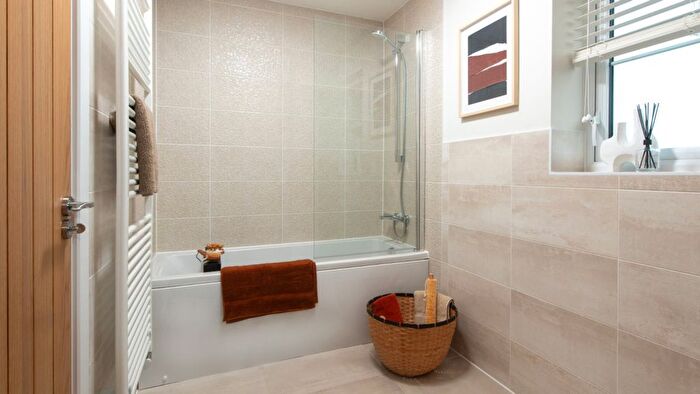 3 Bedroom Semi Detached House For Sale In Corby Glen, Lincolnshire, Grantham, NG33