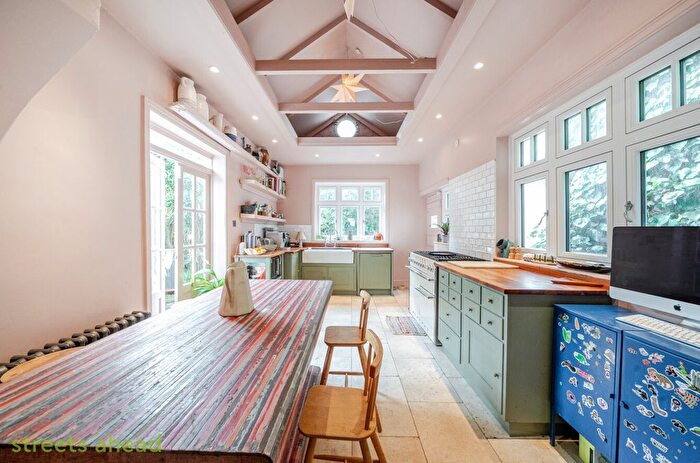 5 Bedroom Semi Detached House For Sale In Northampton Road, Croydon, CR0