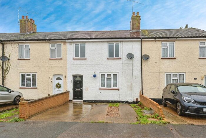 3 Bedroom Terraced House For Sale In Woodbridge Avenue, Leatherhead, Surrey, KT22