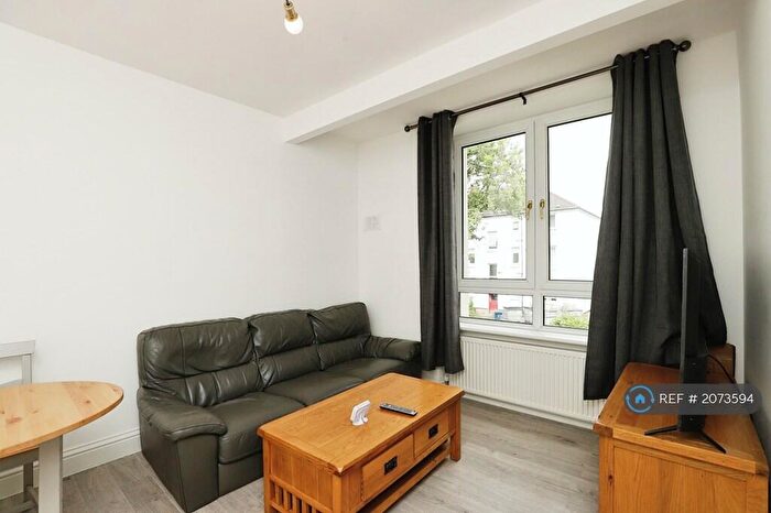 2 Bedroom Flat To Rent In Madras Street, Glasgow, G40