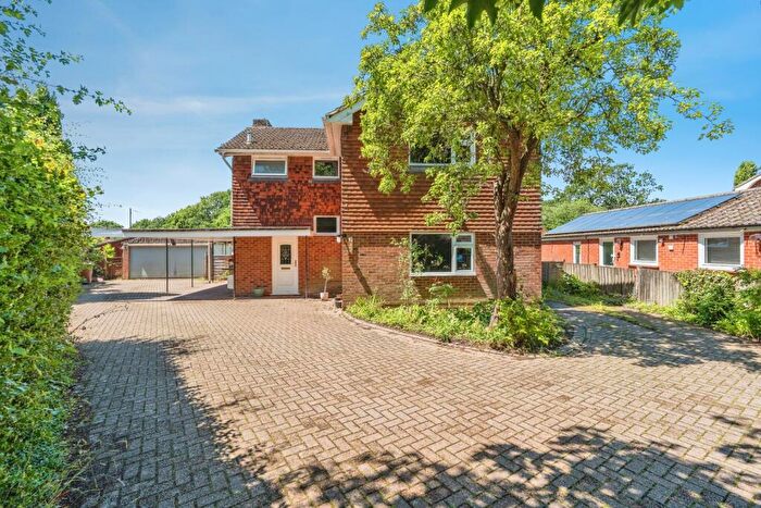 4 Bedroom Detached House For Sale In Rownhams Lane, North Baddesley, Southampton, Hampshire, SO52