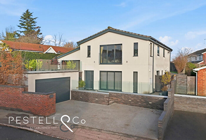 4 Bedroom Chalet For Sale In Barrells Down Road, Bishop's Stortford, CM23