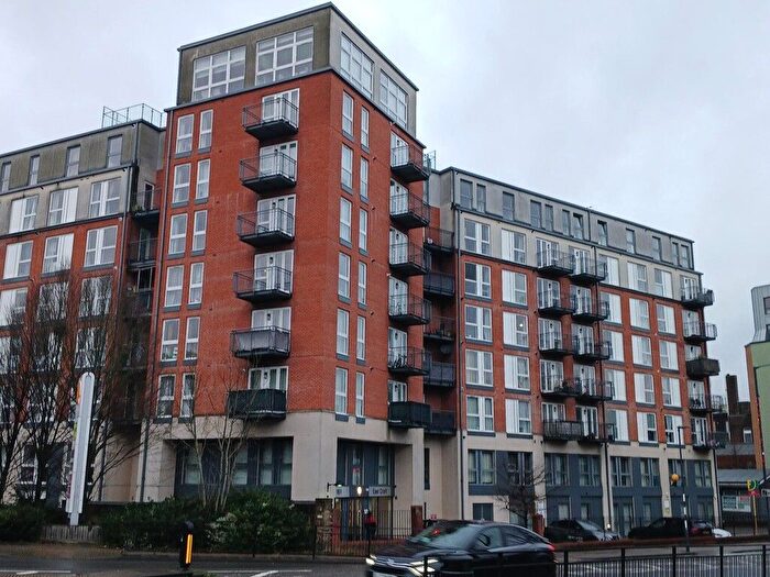 2 Bedroom Flat To Rent In East Croft House, Northolt House, South Harrow, Harrow, HA2
