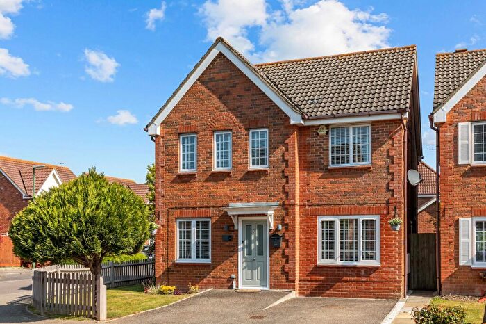 4 Bedroom Detached House For Sale In Columbine Way, Littlehampton, BN17