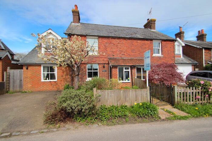 3 Bedroom Semi-Detached House For Sale In East Street, Mayfield, TN20