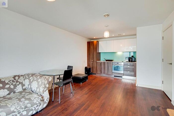 1 Bedroom Flat To Rent In Southernhay, Basildon, SS14