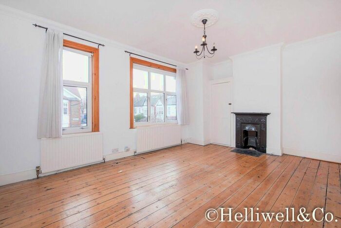 3 Bedroom End Of Terrace House To Rent In Gumleigh Road, Ealing, W5