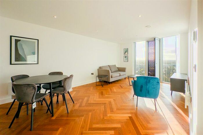 2 Bedroom Apartment To Rent In East Tower, Owen Street, M15