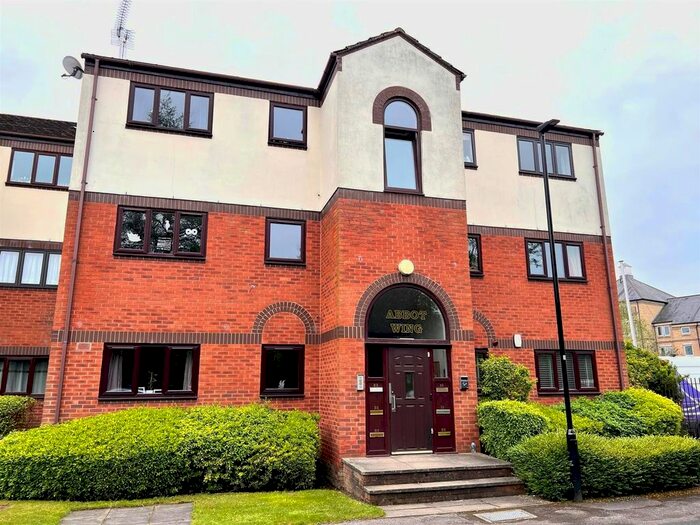 2 Bedroom Flat To Rent In Beckside Gardens, Melrosegate, York, YO10