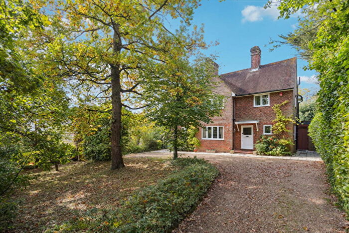 4 Bedroom Detached House For Sale In Pinner Hill, Pinner, HA5