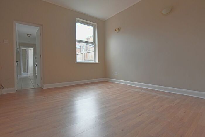 4 Bedroom Terraced House To Rent In Wilford Crescent West, Nottingham, NG2