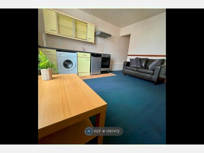 1 Bedroom Flat To Rent In Aston View, Leeds, LS13