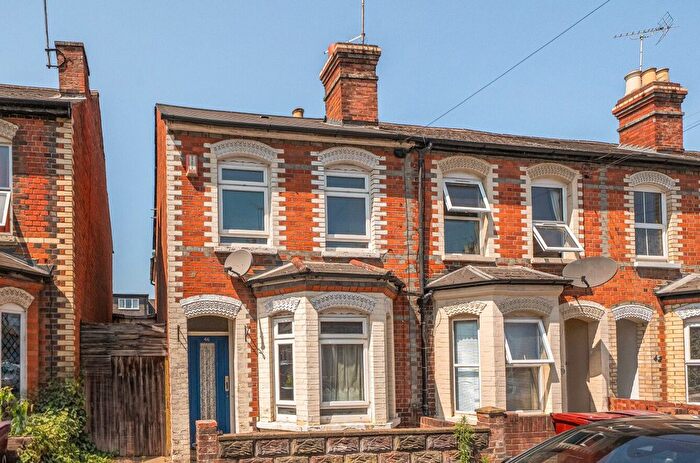 3 Bedroom End Terrace House For Sale In Belmont Road, Reading, Berkshire, RG30
