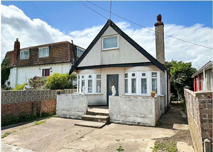3 Bedroom Bungalow For Sale In Sea Pink Way, Jaywick, Clacton-On-Sea, CO15