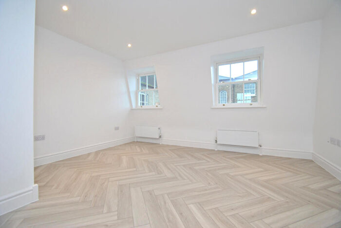 2 Bedroom Apartment To Rent In Church Street, Biggleswade, SG18