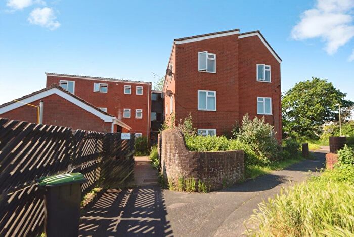 2 Bedroom Flat For Sale In Orangegrove, Gosport, Hampshire, PO13