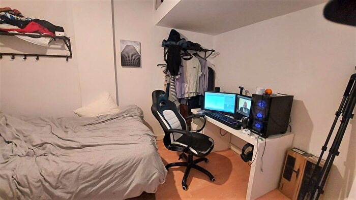 Studio To Rent In Uxbridge Road, Hanwell, W7