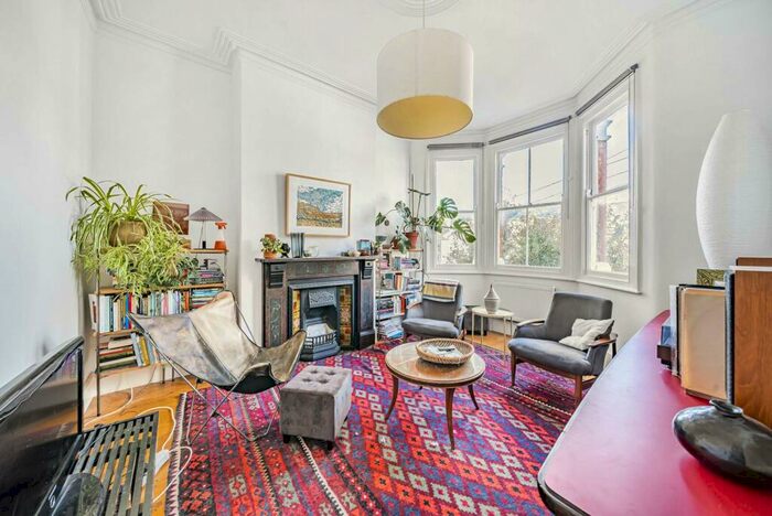 3 Bedroom Maisonette To Rent In Lyndhurst Road, Wood Green, London, N22