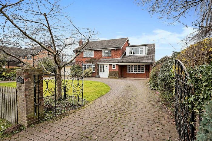 4 Bedroom Detached House For Sale In Smithy Lane, Mouldsworth, Chester, CH3