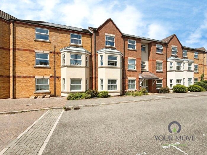 2 Bedroom Flat For Sale In Hawkes Way, Maidstone, Kent, ME15