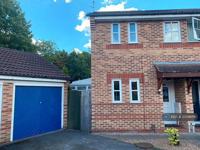 2 Bedroom Semi-Detached House To Rent In Simpson Close, Newark, NG24