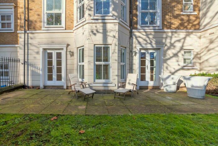 2 Bedroom Flat To Rent In Camden Road, Camden, London, NW1