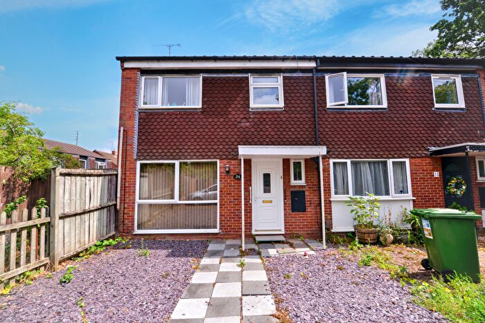 3 Bedroom Semi-Detached House For Sale In Buckley Road, Lillington, Leamington Spa, Warwickshire, CV32